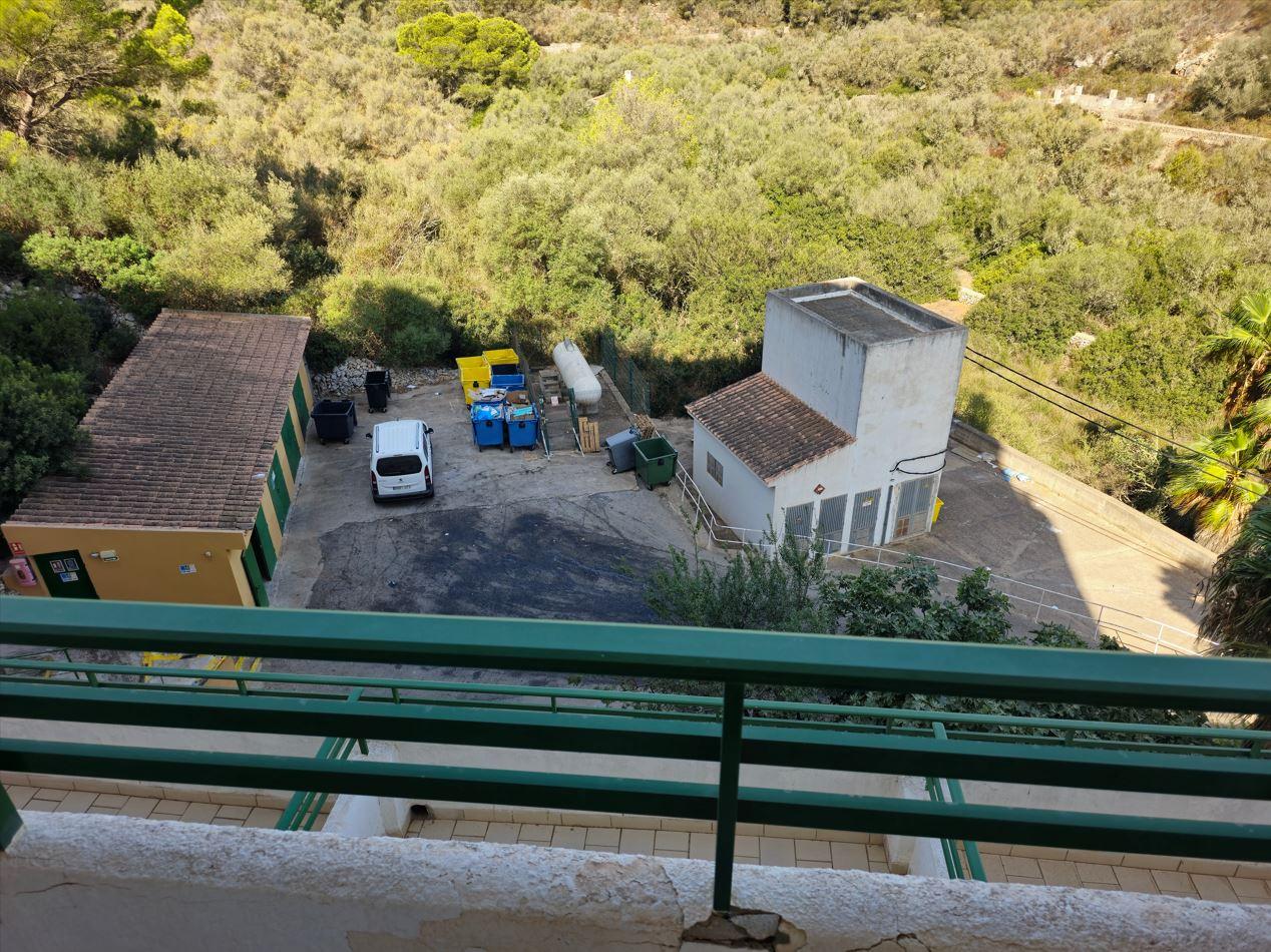 Vue sur les poubelles
