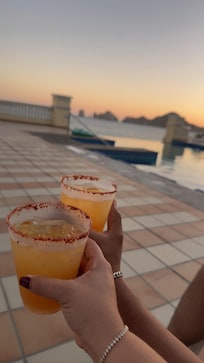 All you can drink -pool bar