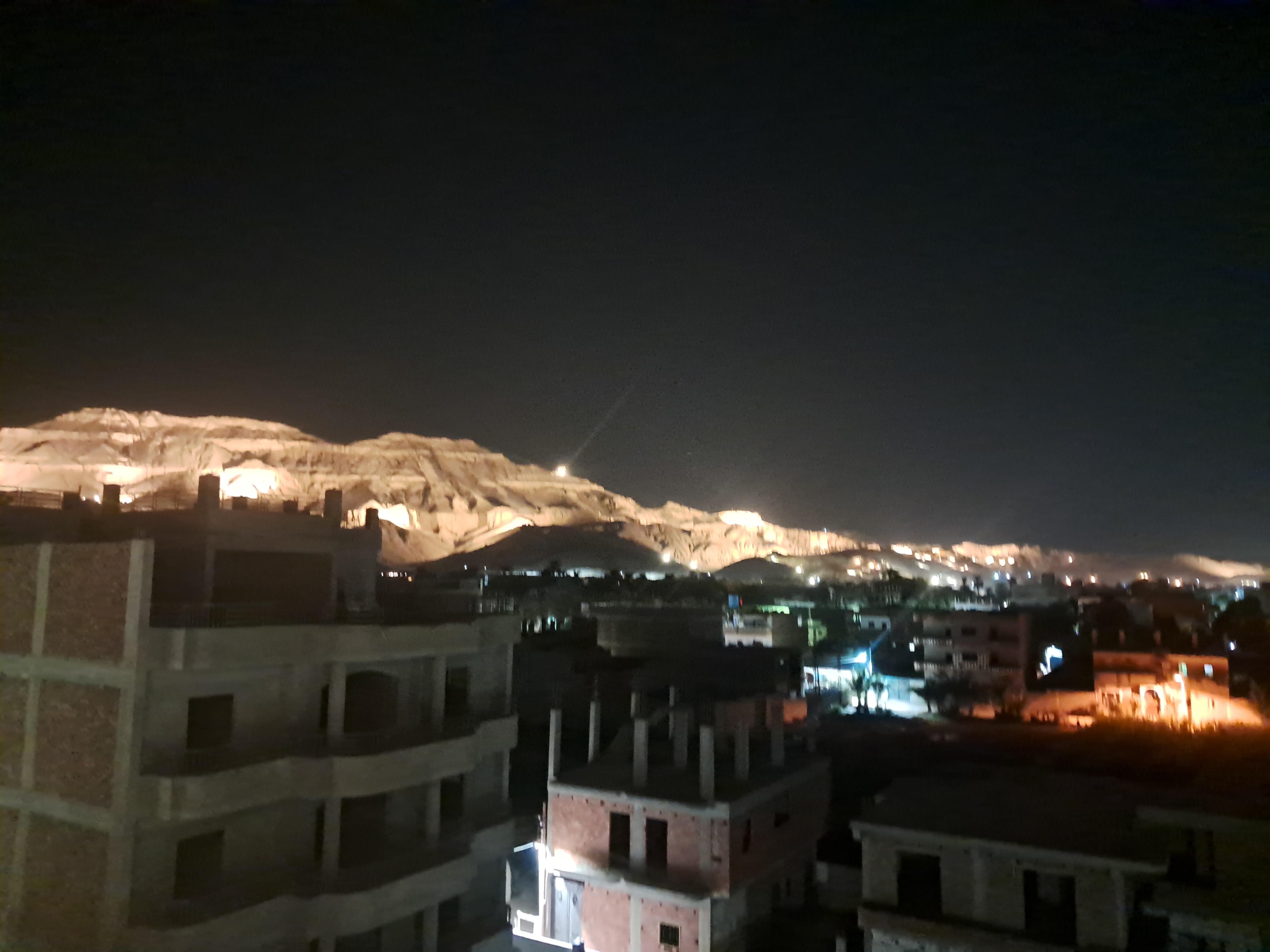 Vue du restaurant en rooftop..de nuit.
