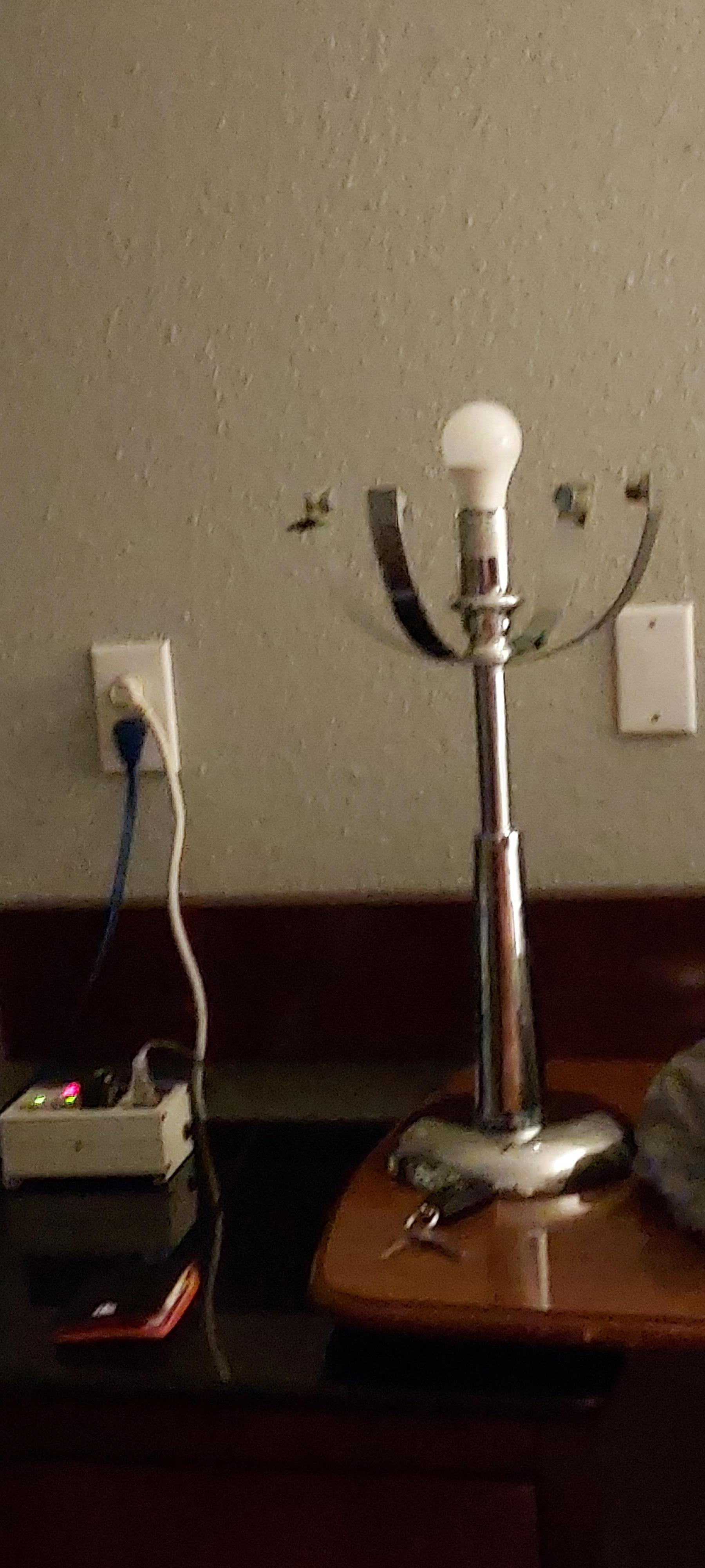 Same lamp no shade 