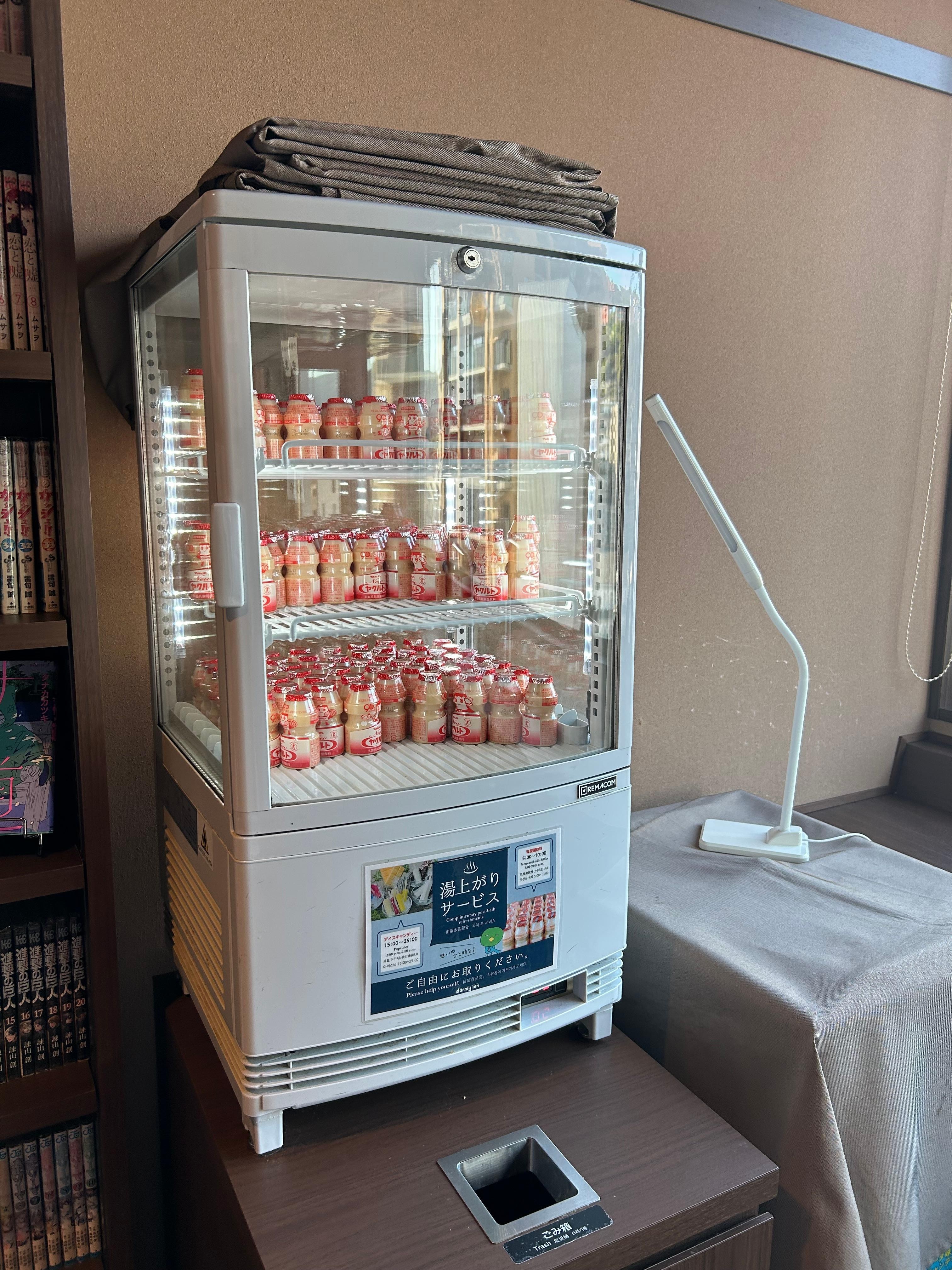 朝はヤクルト！夜はアイスをいただける！