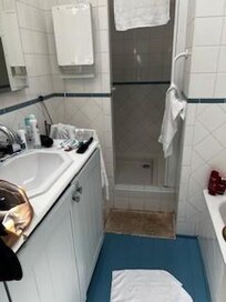 salle de bain de la maison principale