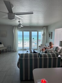 Living room overlooking the balcony and ocean.