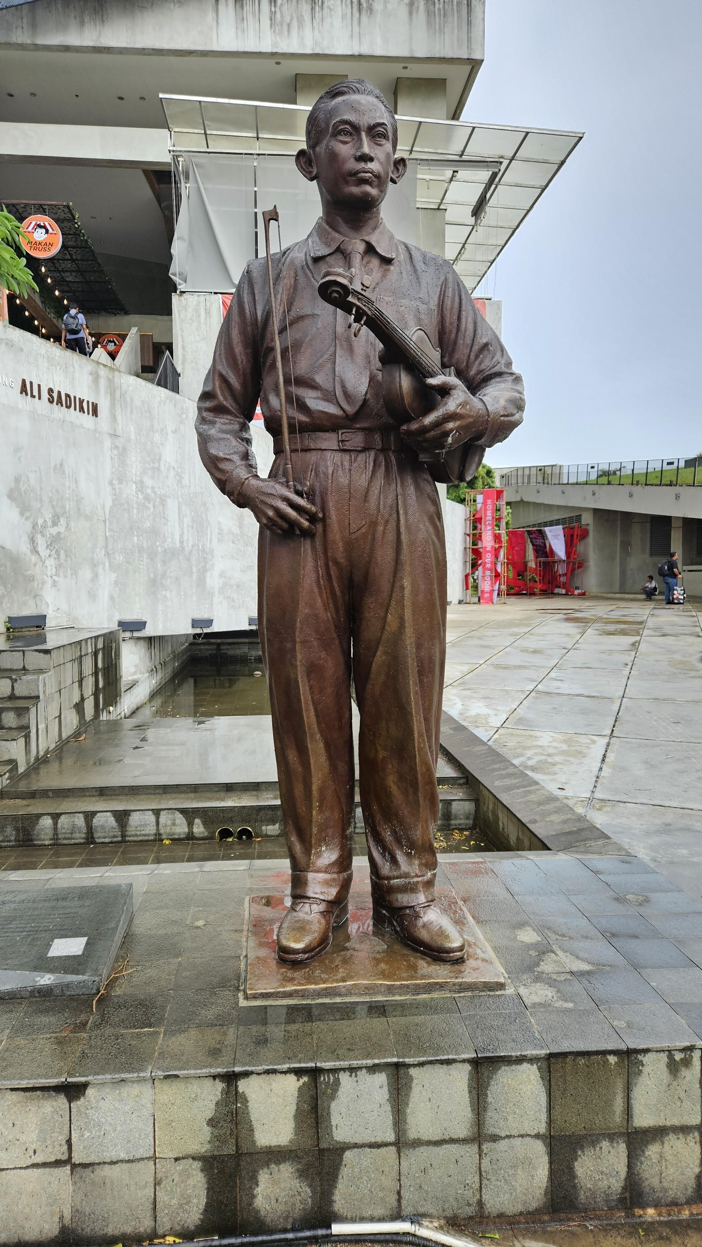 The statue of Ismail Marzuki, the musician and composer who gave his name to the Indonesian Cultural Centre.