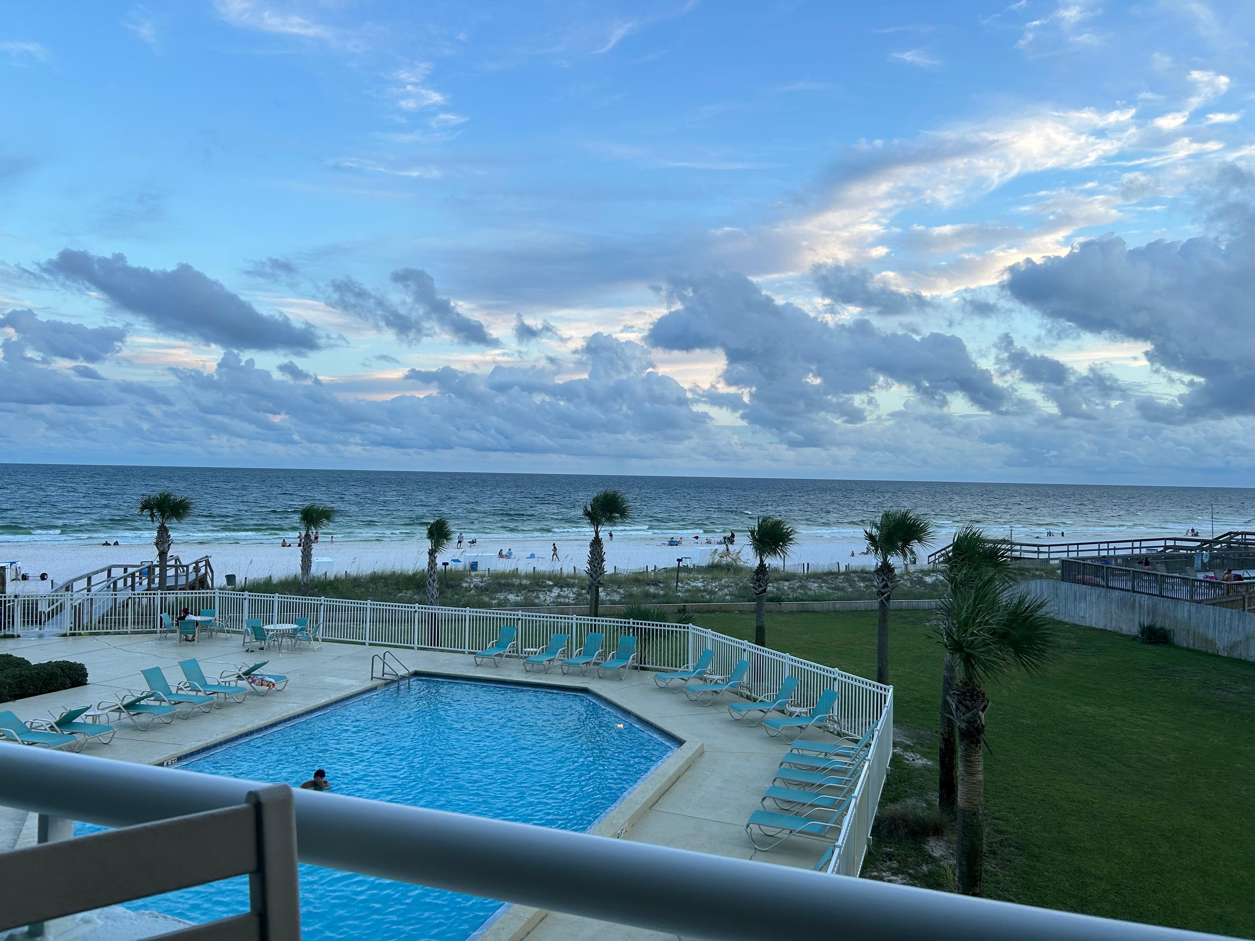 After being on the beach, it was great to walk up to pool…there was a great place to rinse off the sand…then jump into the cool water in the pool.