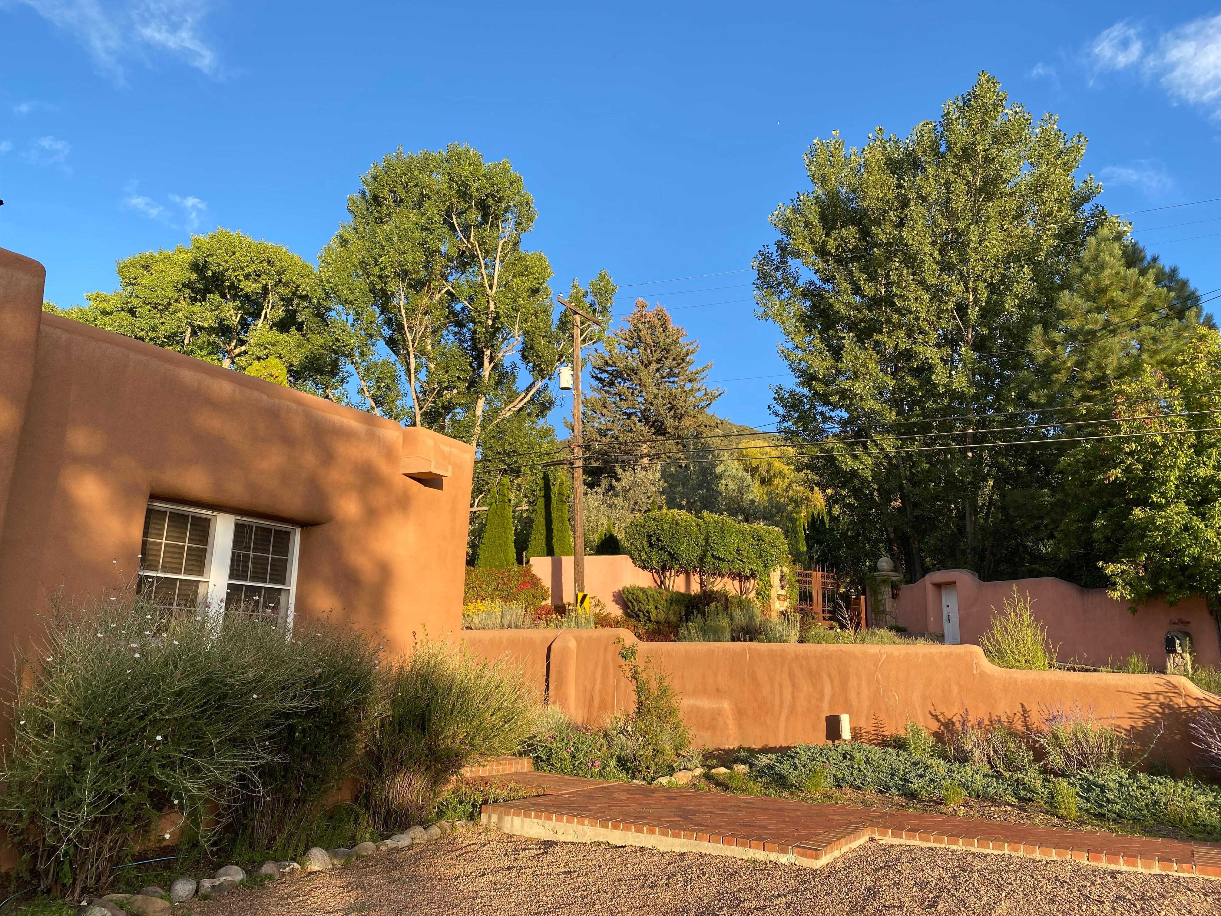 Beautiful house inside and out! We loved our stay! 