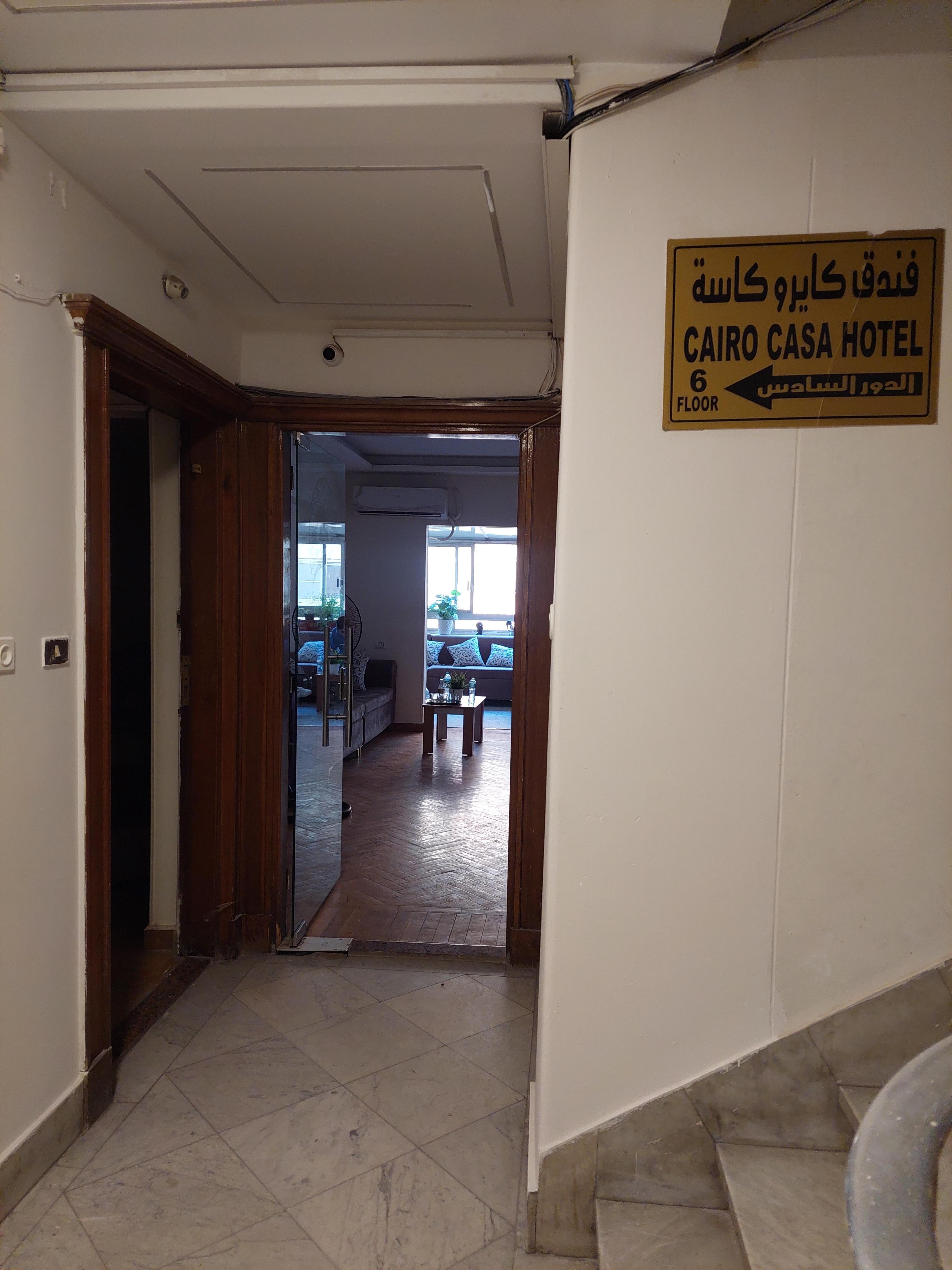 Queda en un piso 6, no utilice el elevador, las escaleras funcionan y son cómodas.