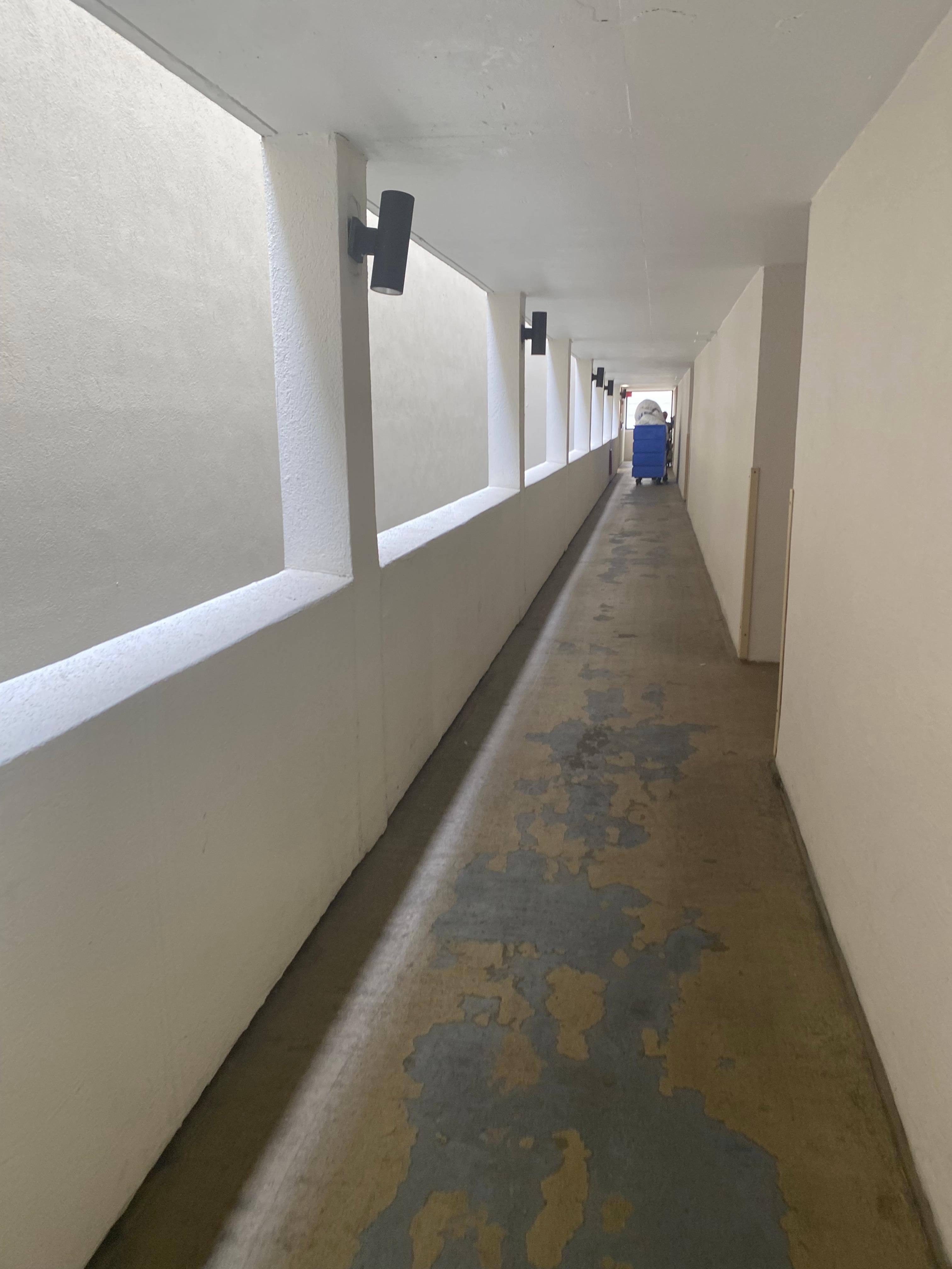 Dirty floors throughout