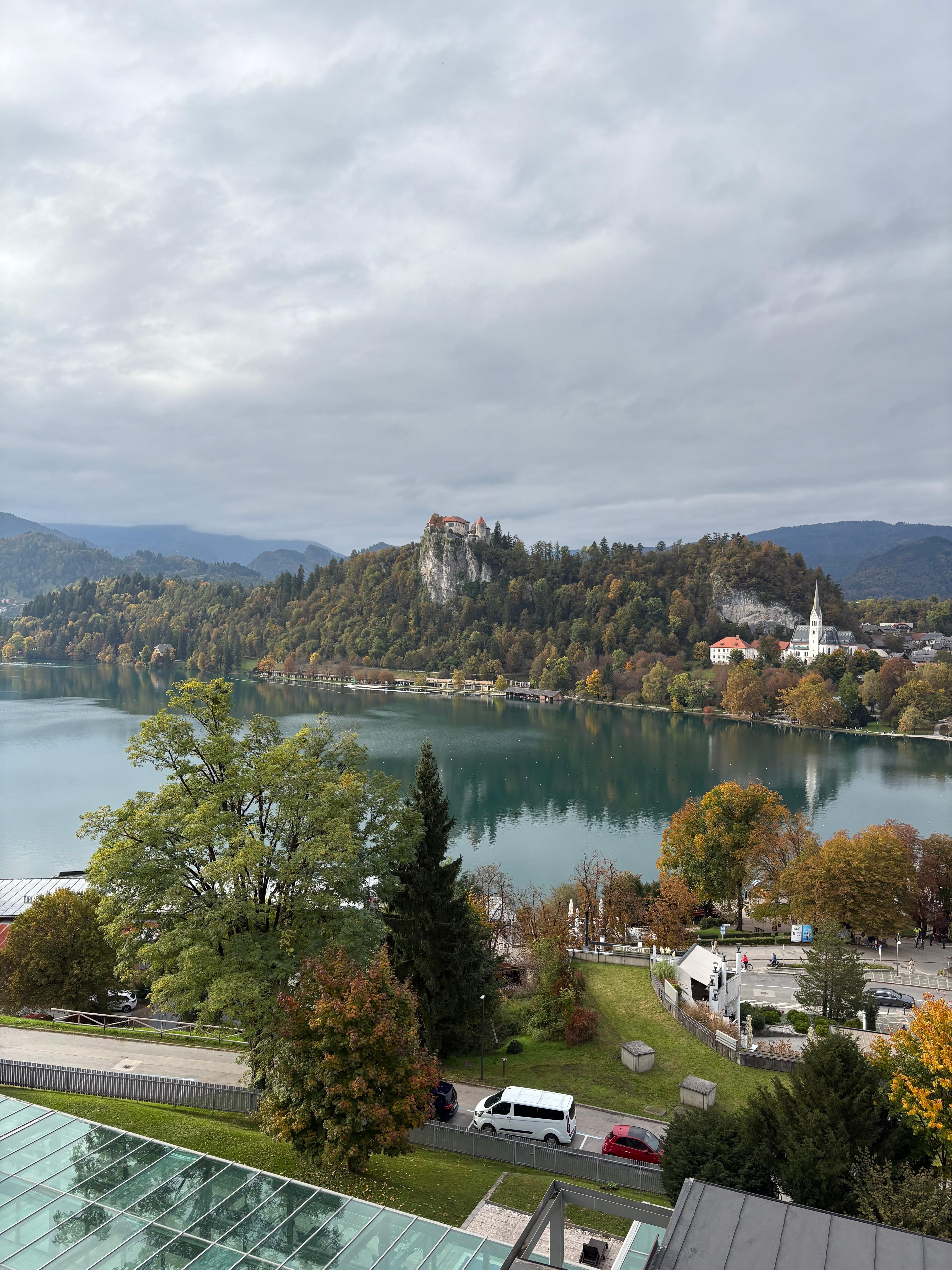 Beatutiful view from an balcony we could use. 
