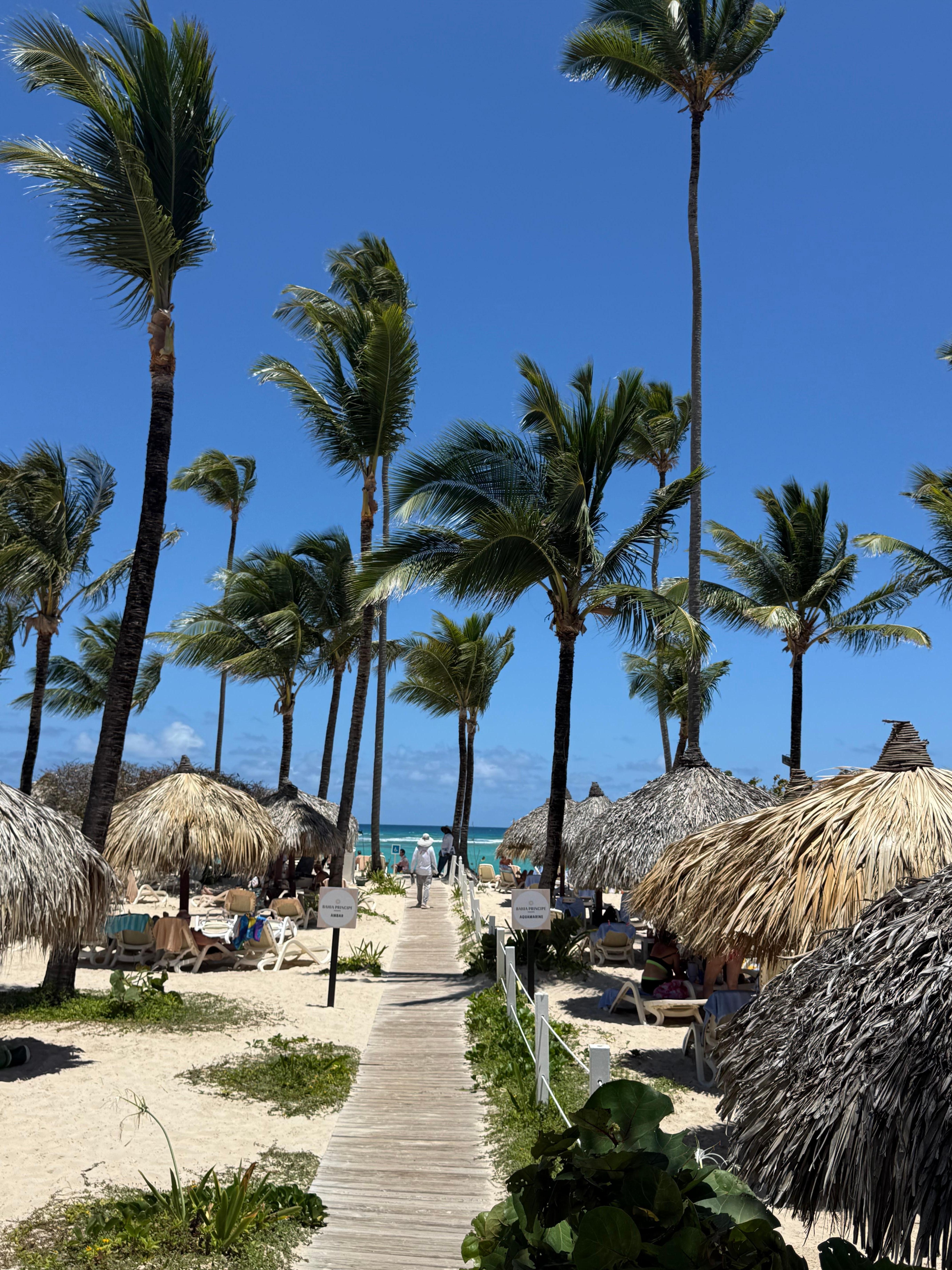 The view as you walk to the beach, so beautiful 