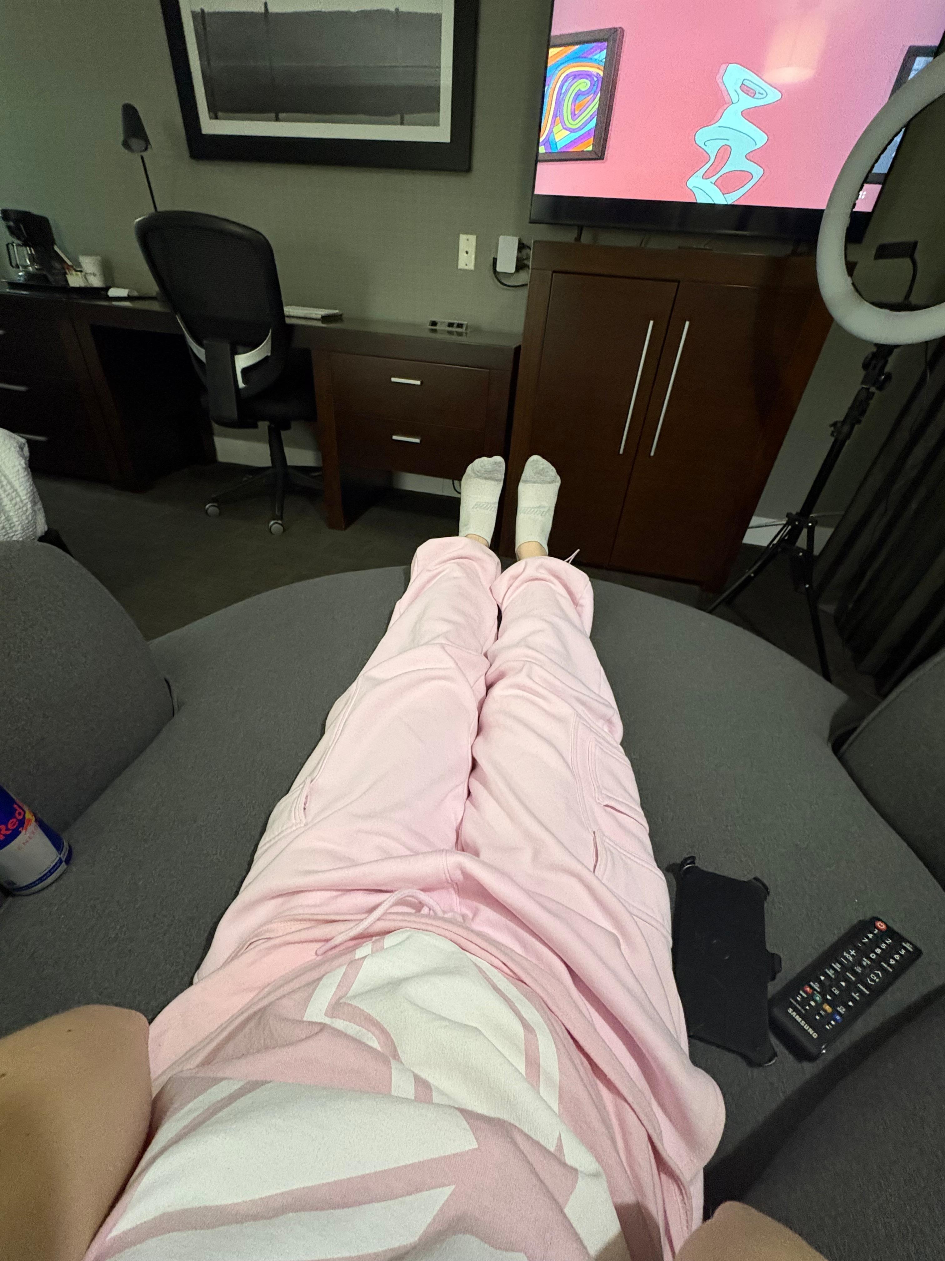 I’m 5’6” … like I said! Massive chair!