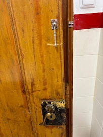 Badezimmertür
