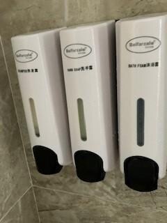fehlende Beschriftung der Dispenser 