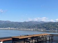 屋上テラスからの諏訪湖の眺めは最高でした
