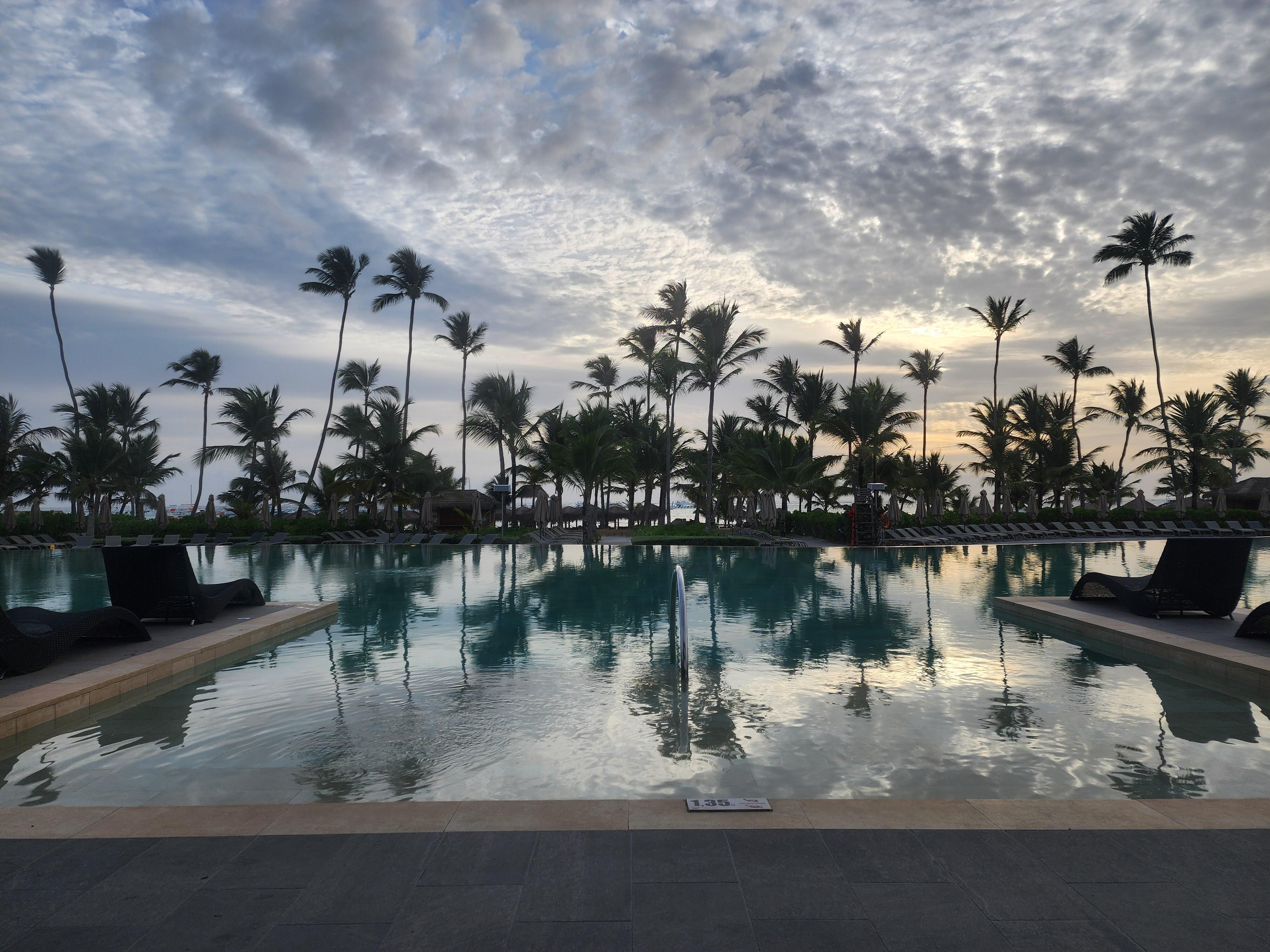 @Infiniti Pool