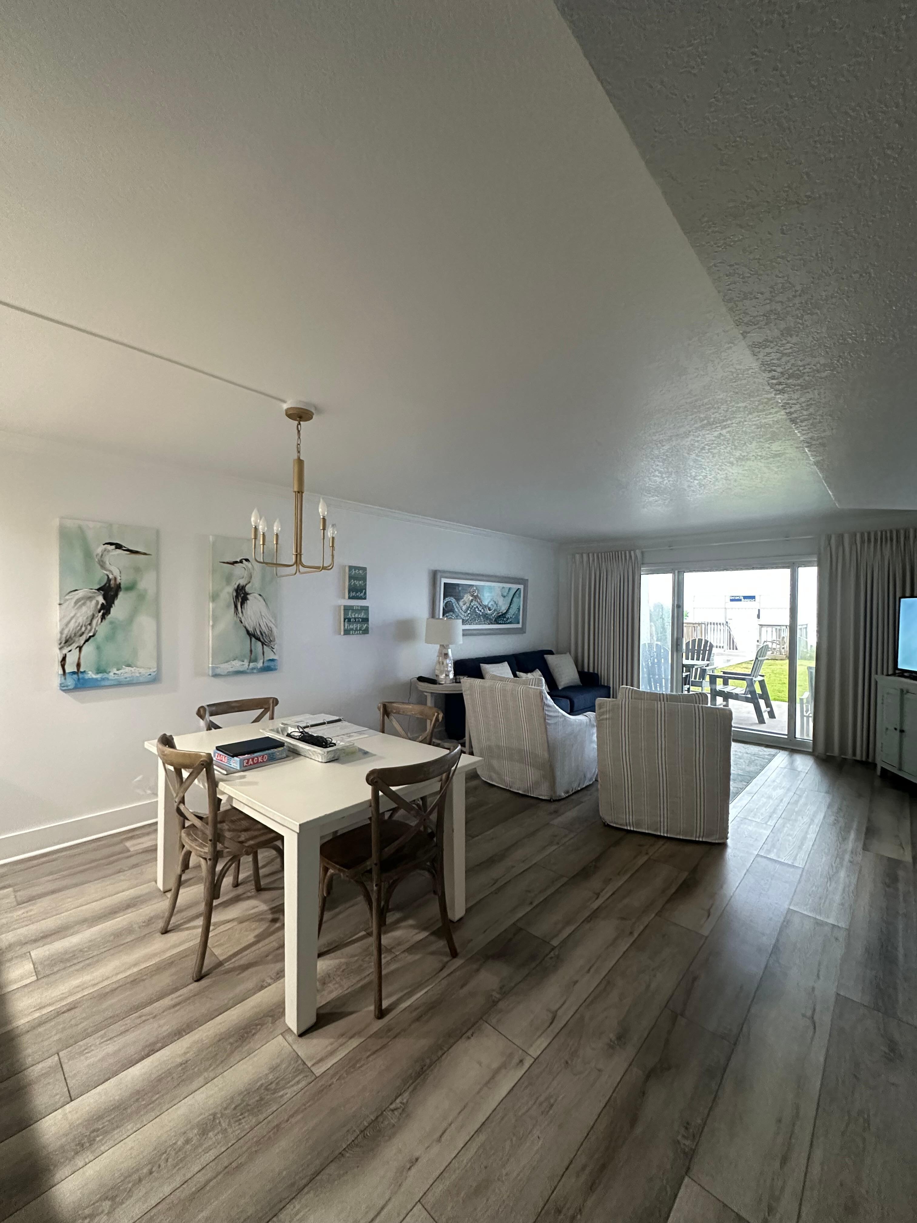 Dining room/living room