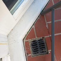 Balkon sehr dreckig