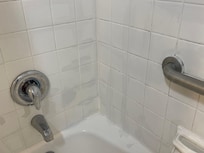 Shower with poor refurbishing