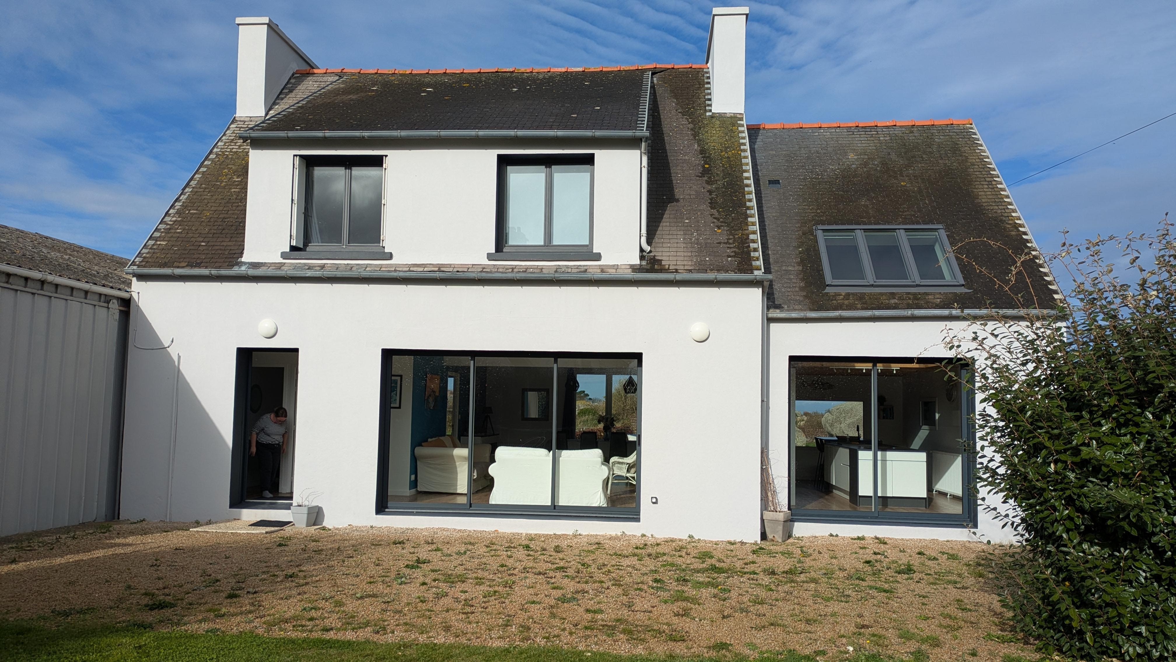 Vue de l'avant de la maison 