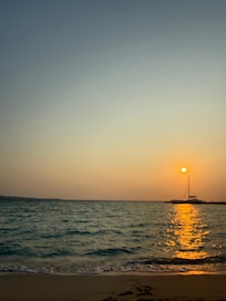 ビーチがあるので、浜辺でみるサンセットは最高です