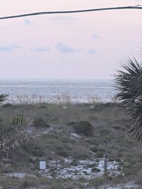Side balcony view of beach