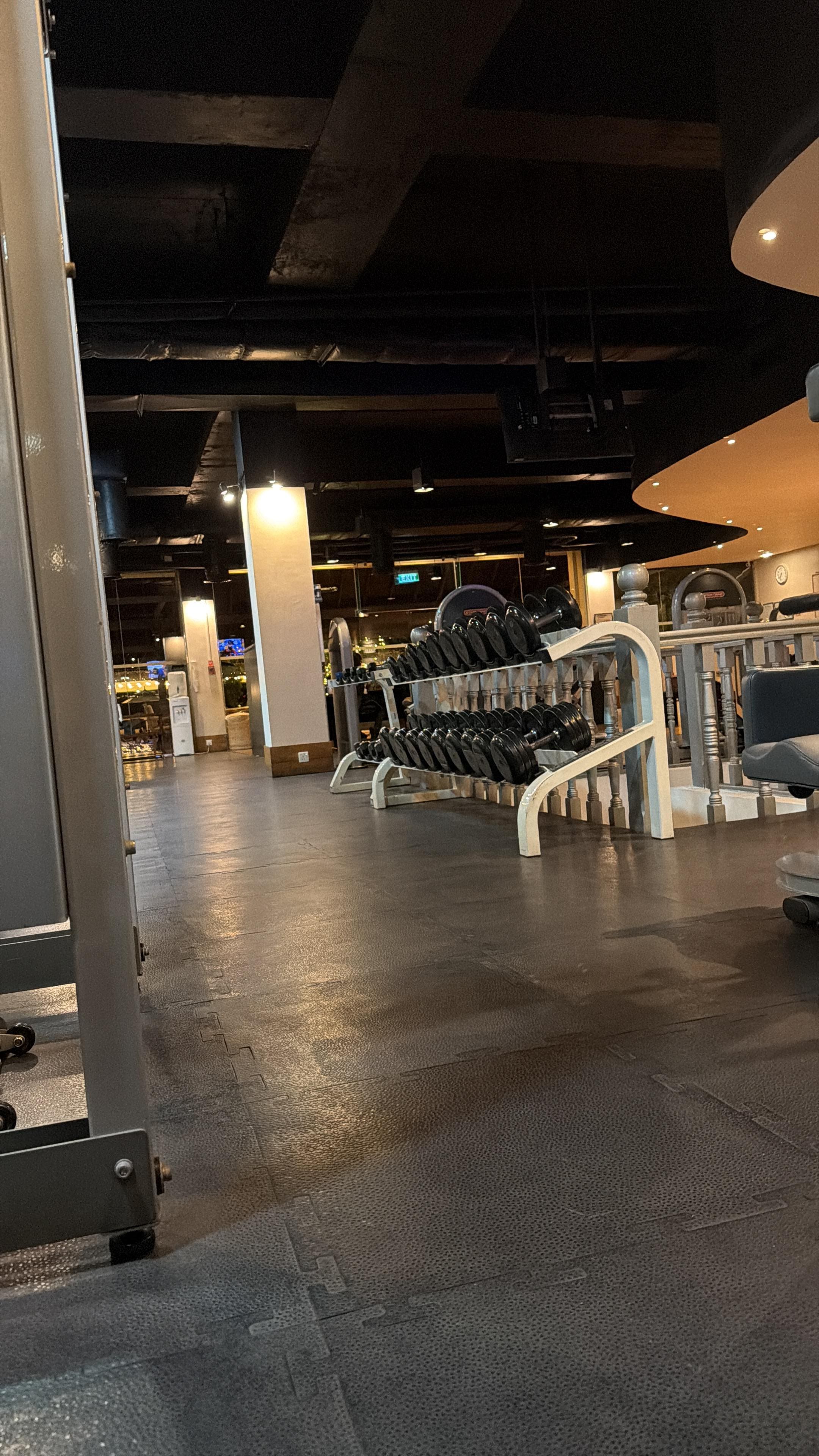 Modern and spacious fitness centre 
