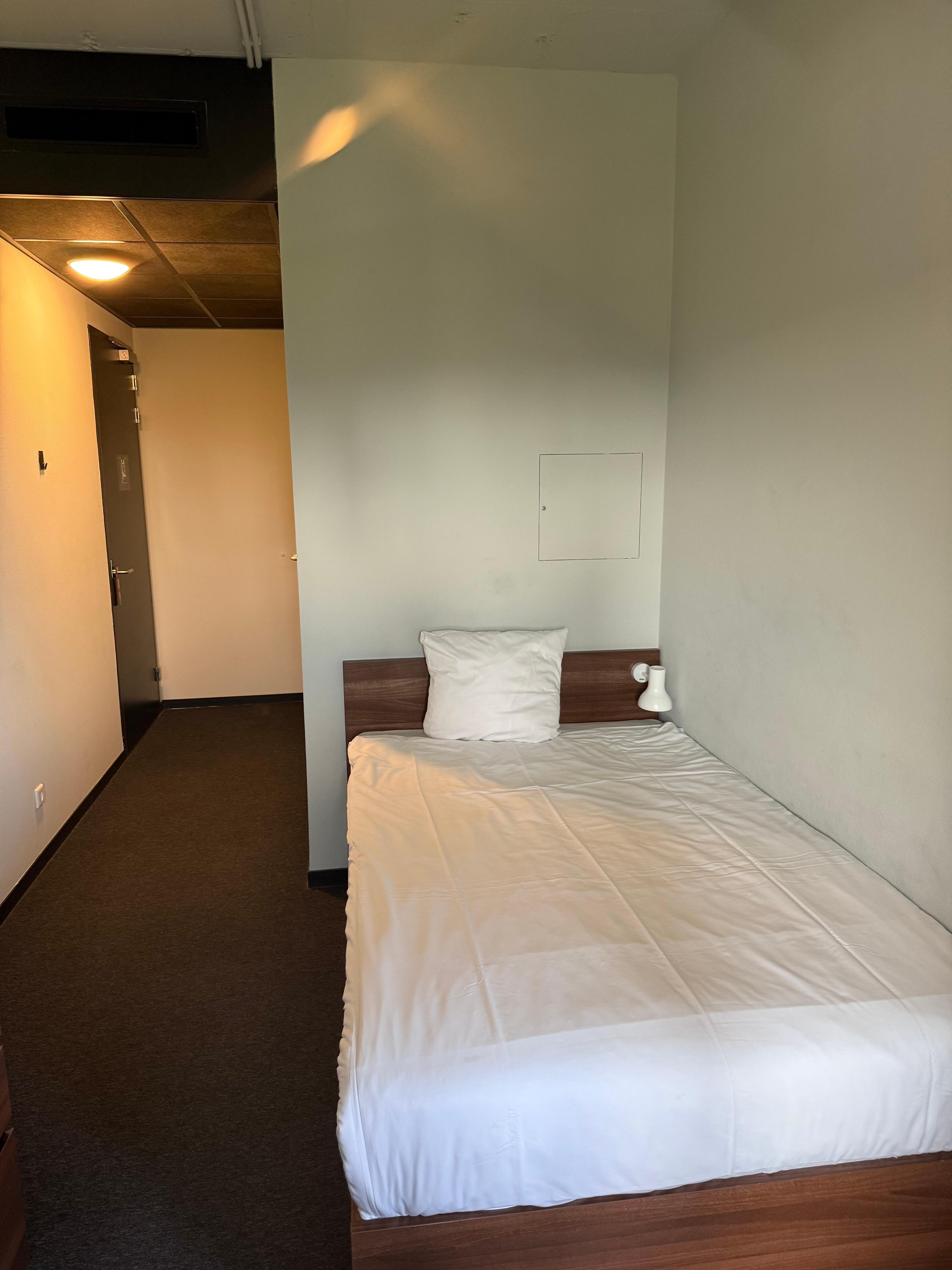 Single bed 