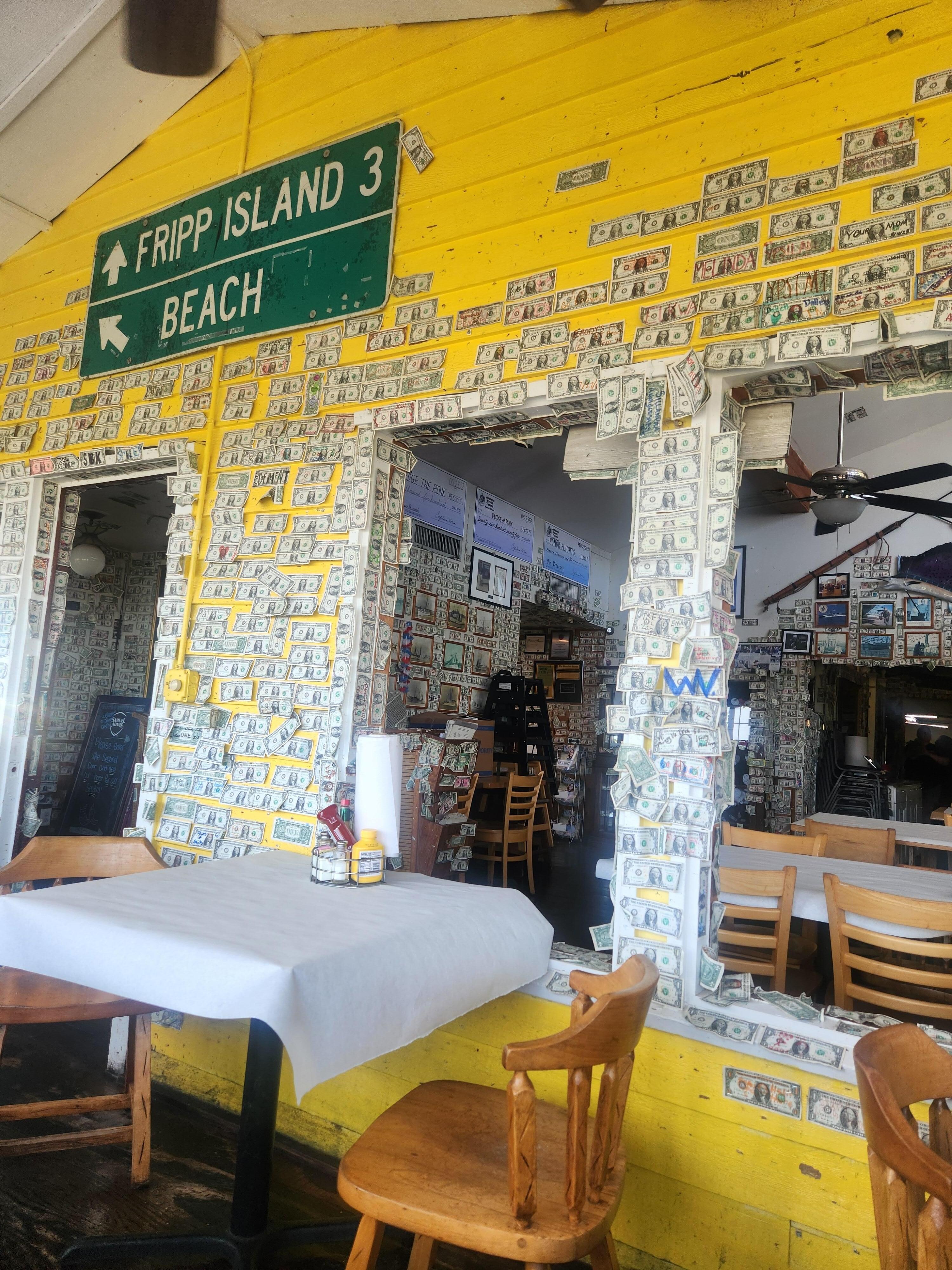 Johnson Creek Tavern, Tripped island 