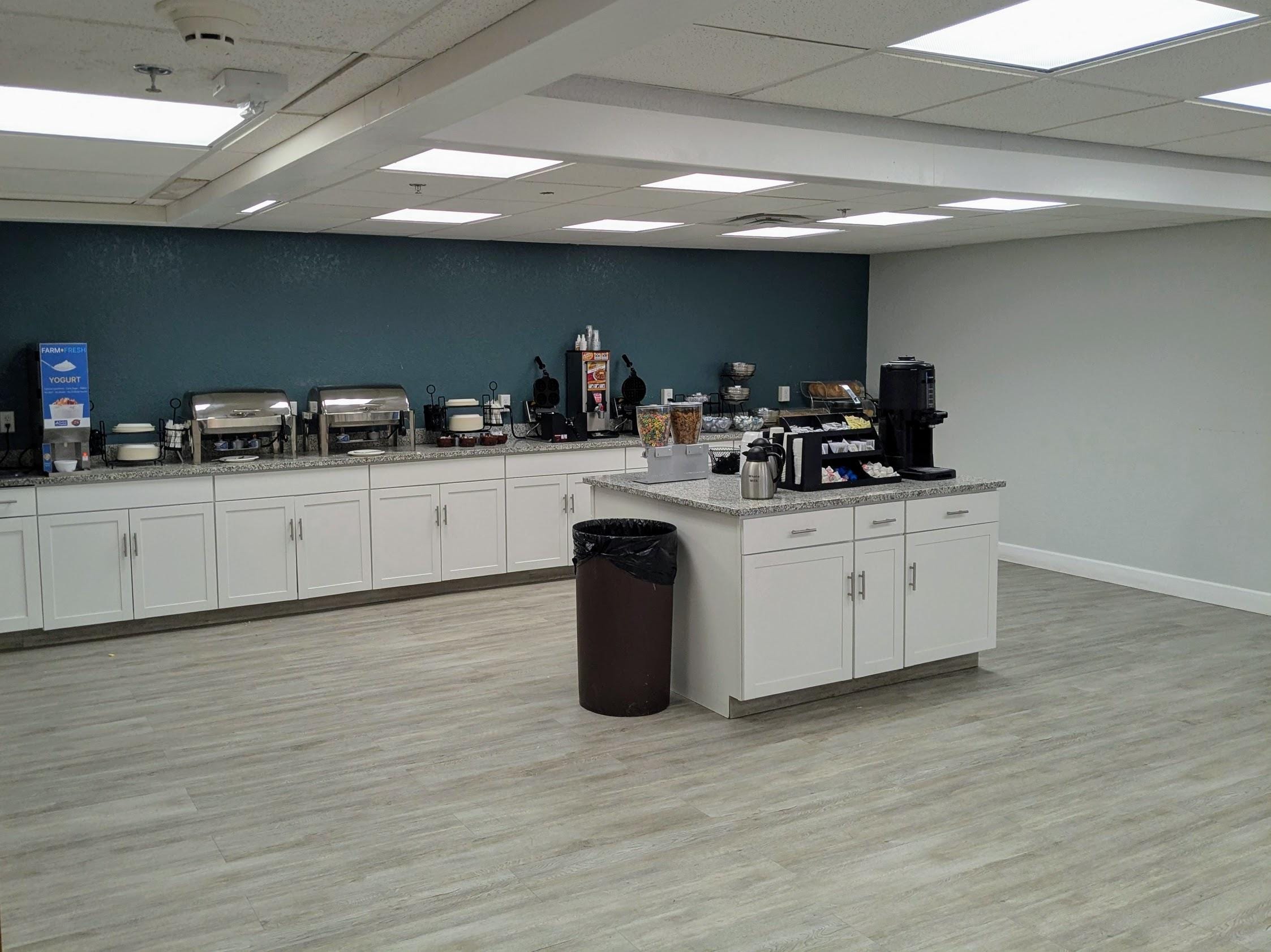 Breakfast room 1