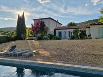 La maison depuis la piscine