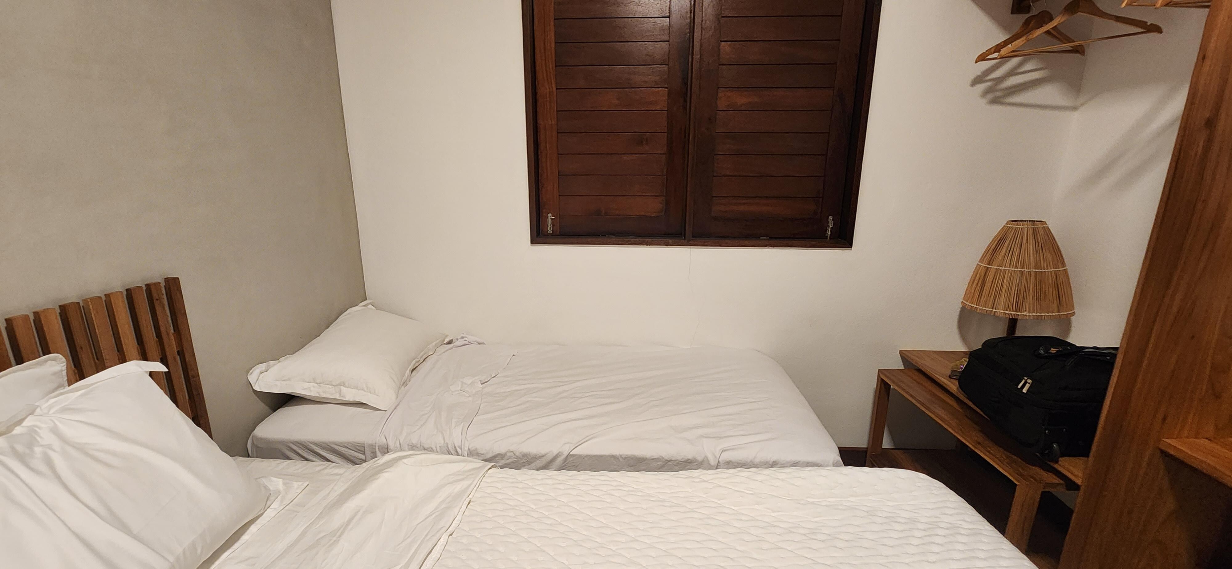 Quarto para 3 adultos pagantes (obs. paga-se taxa extra para o 3º adulto)