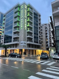 Hotel/Apartment Krug is between the Gufo Apartments and the Fontana Hotel and Gastronomy. We had a bit of difficulty finding the exact building though we knew we were in the area. We called the number via WhatsApp and he verbally walked with us unti.