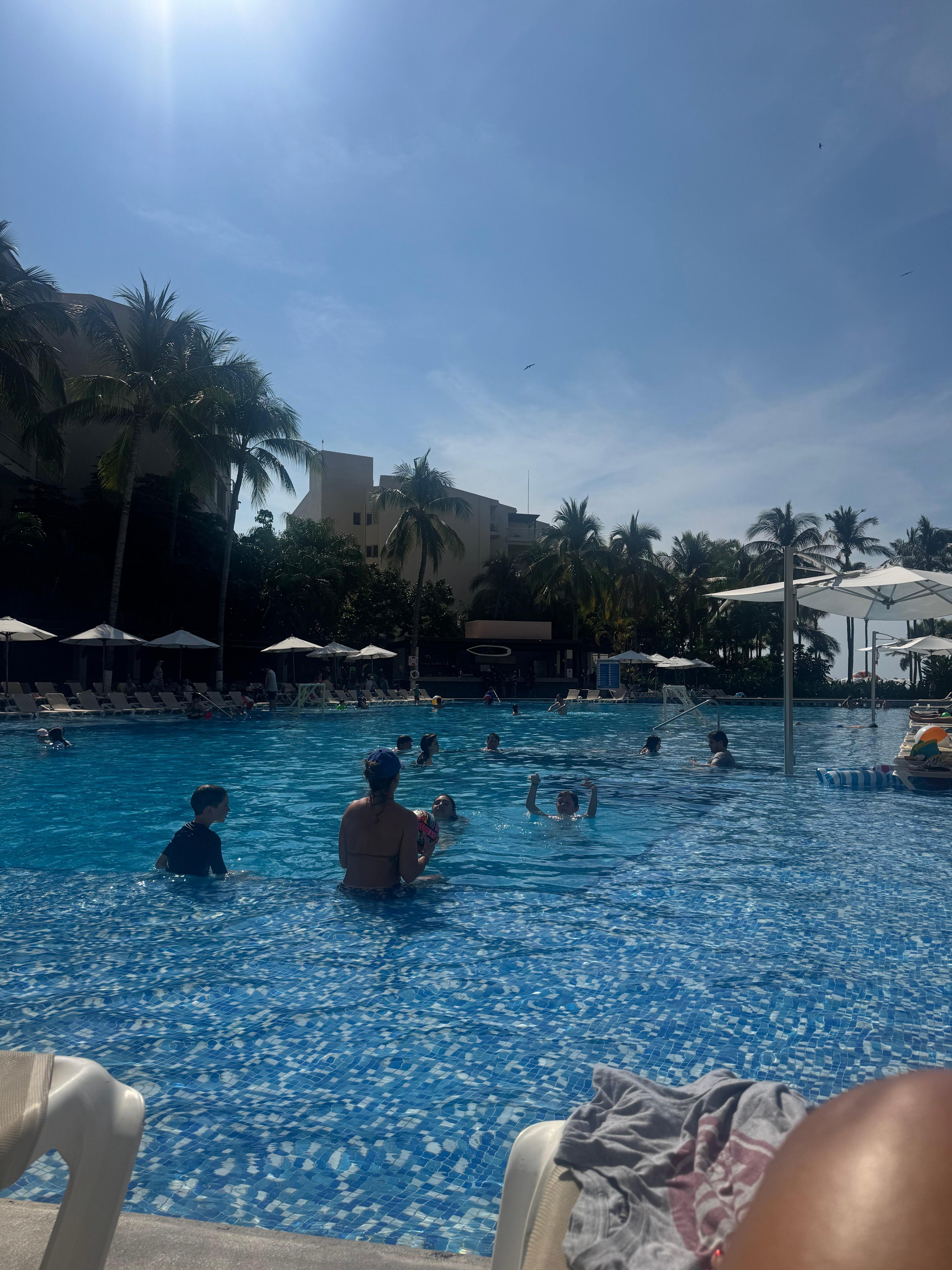 Amazing days at pool. 