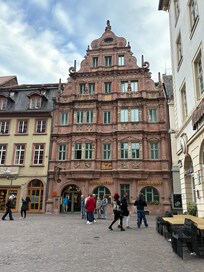Lovely hotel right in the marketplace! Beautiful church across the walk way. Amazing bells from the church heard every day❤️