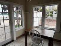 Eat in area, deluxe room