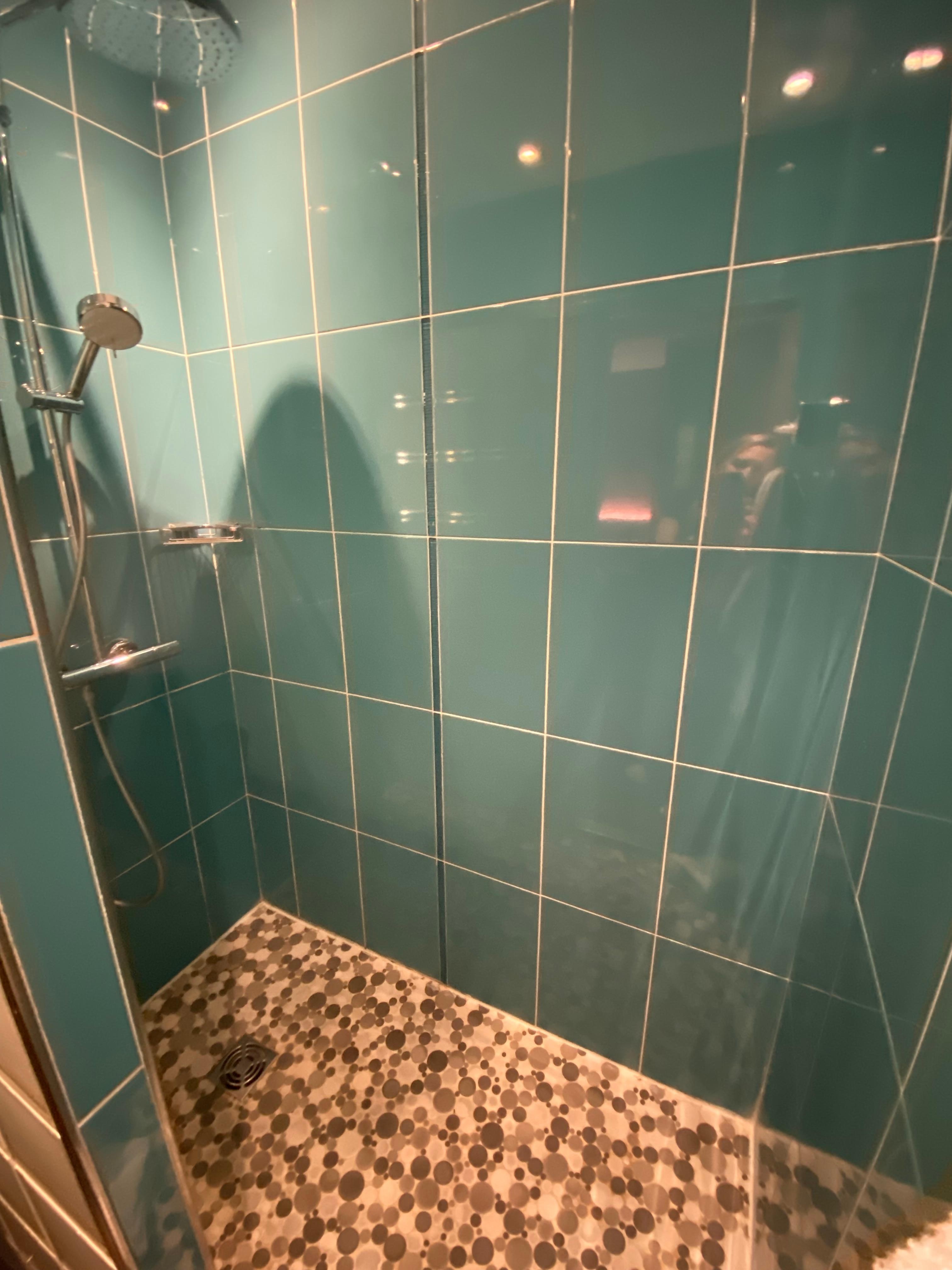 Large shower nice water pressure and hot water