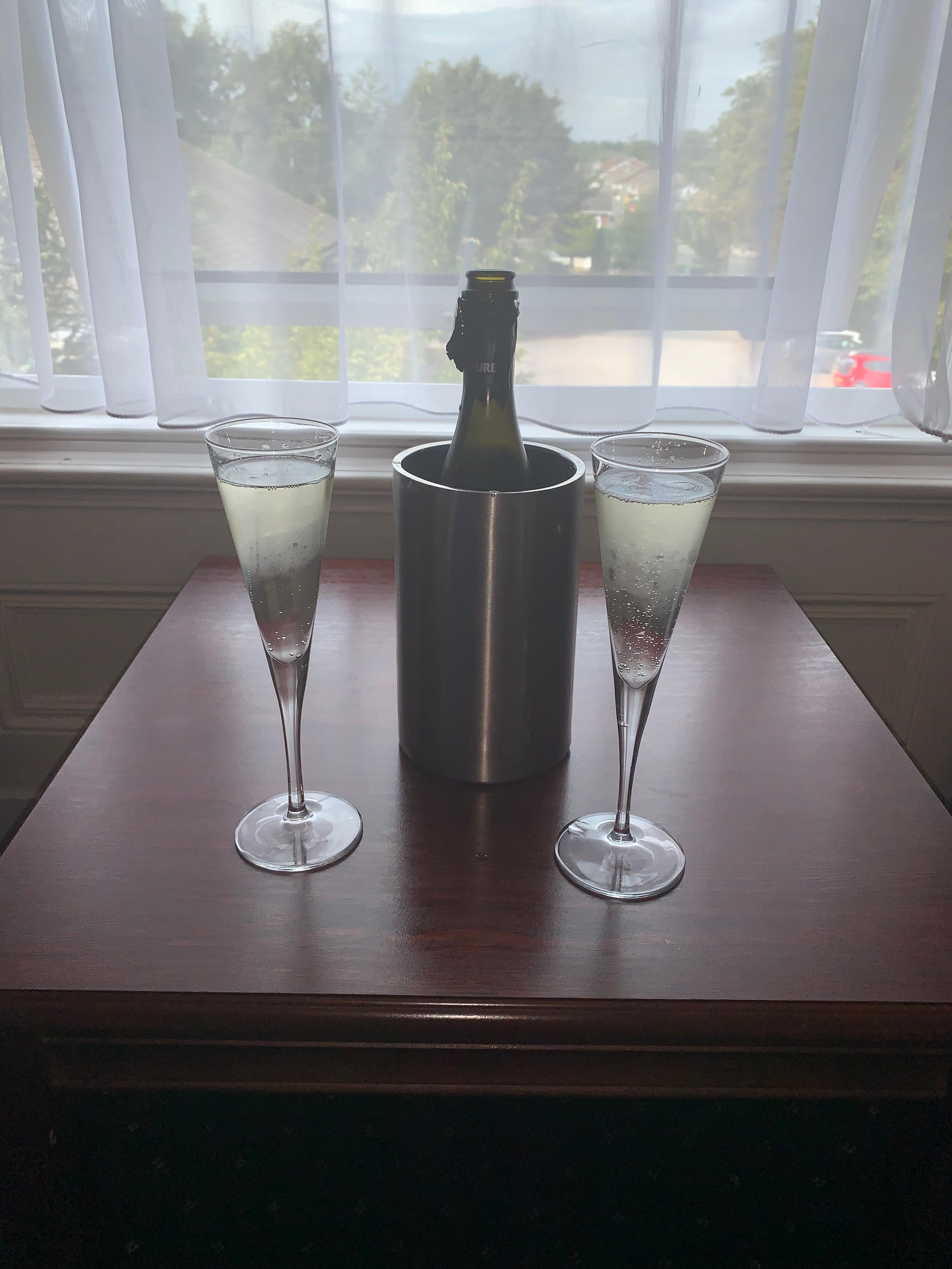 Prosecco on arrival bliss 