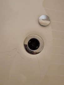 Broken tub drain so this pregnant woman couldn't take advantage of this amenity.