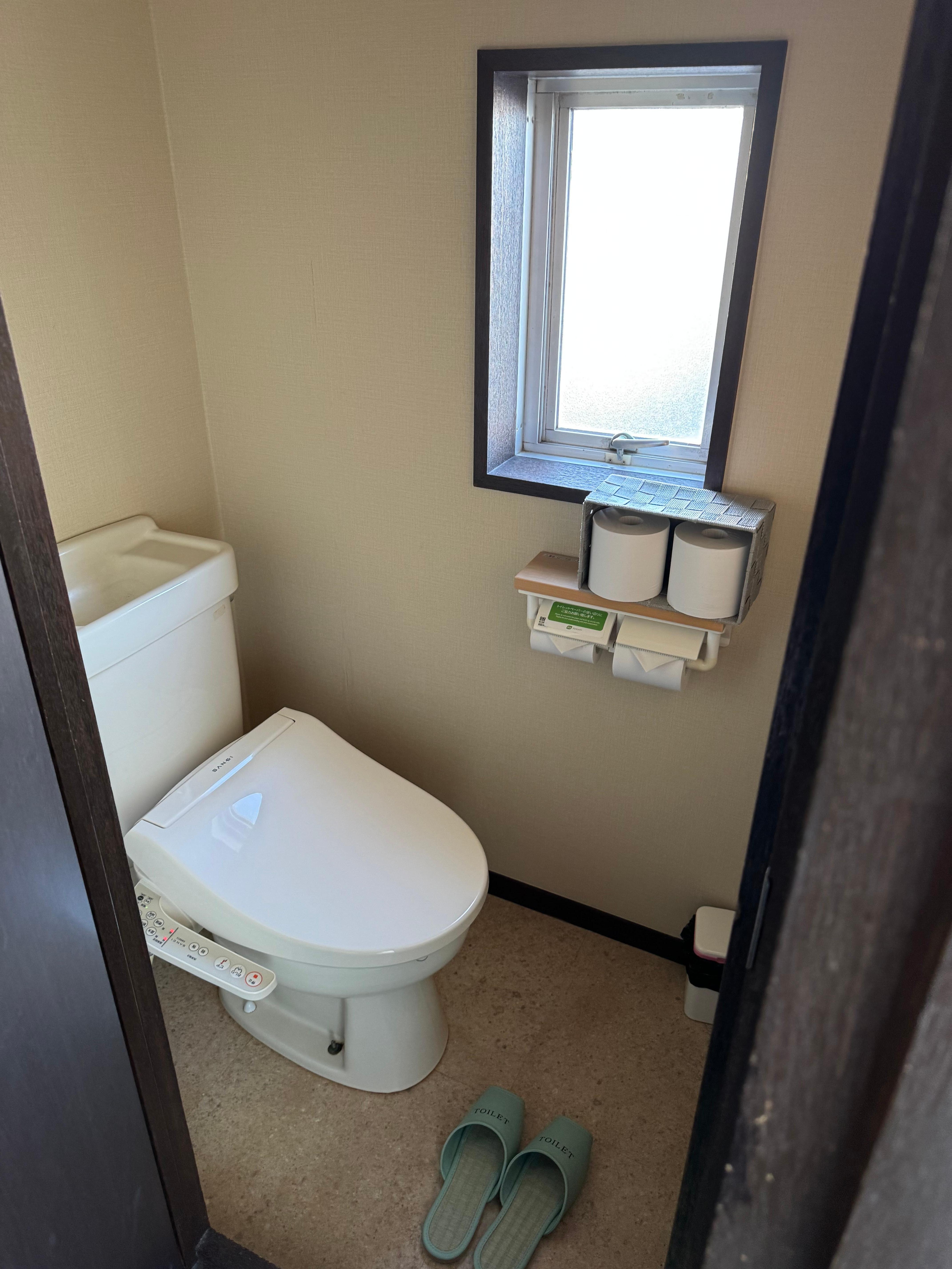 ずっと水がチョロチョロ流れてます