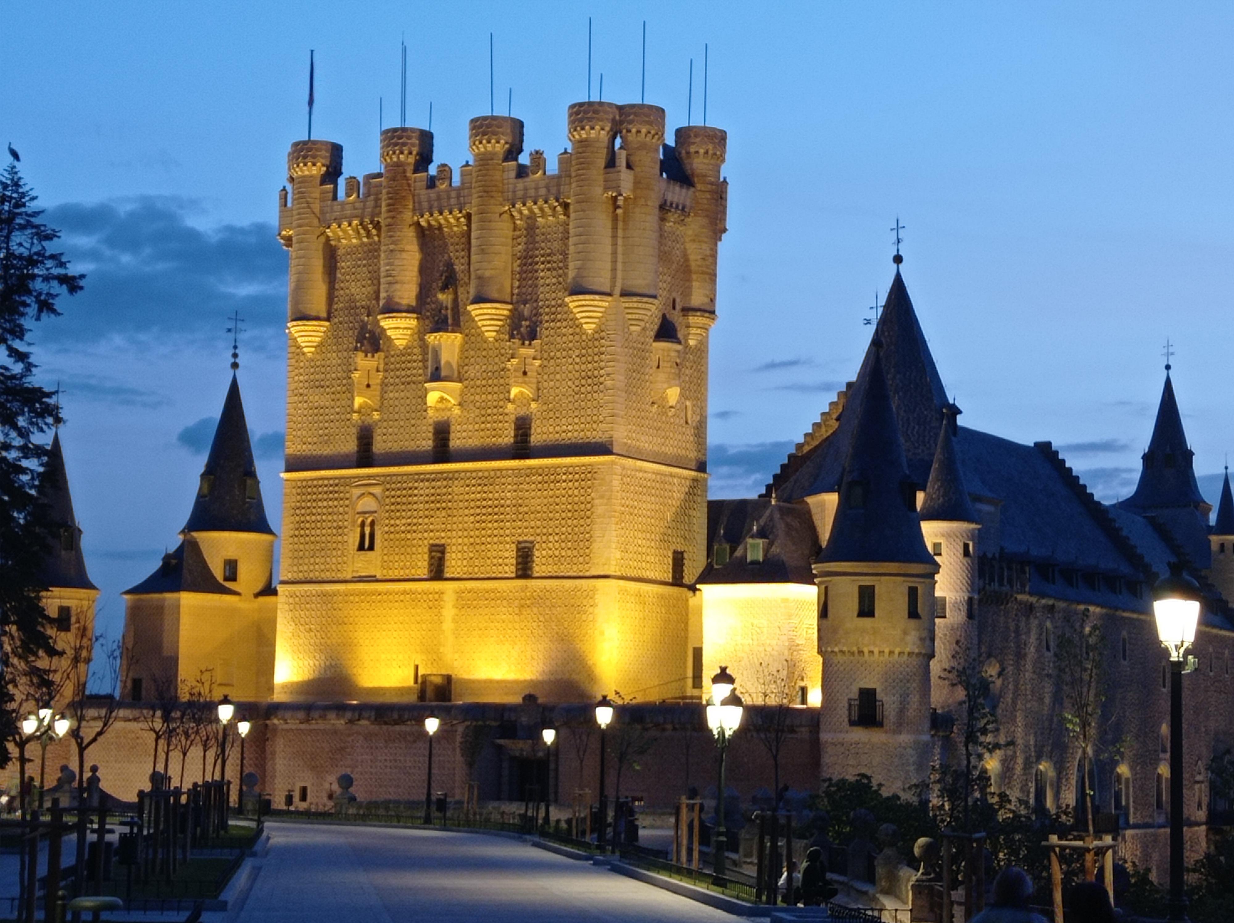 View of Alcázar in the evening