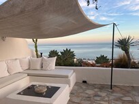 Another lovely seating area