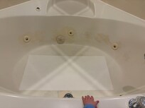 Hot tub Jacuzzi.