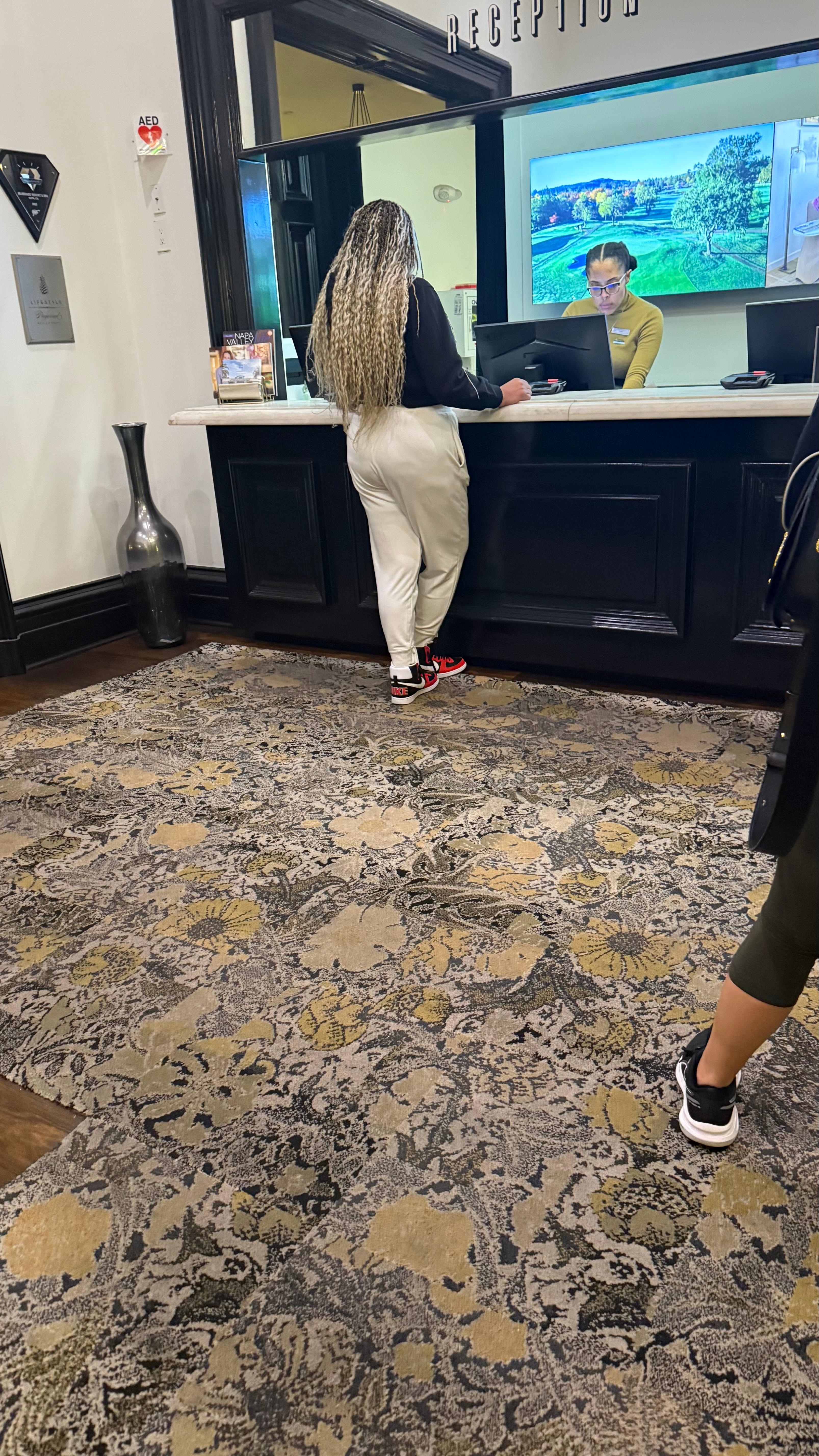 This FRONT DESK Attendant knowingly and intentionally droned on and on and on about every single resort detail imaginable while a line formed right in front of her! She needs to be F I R E D!