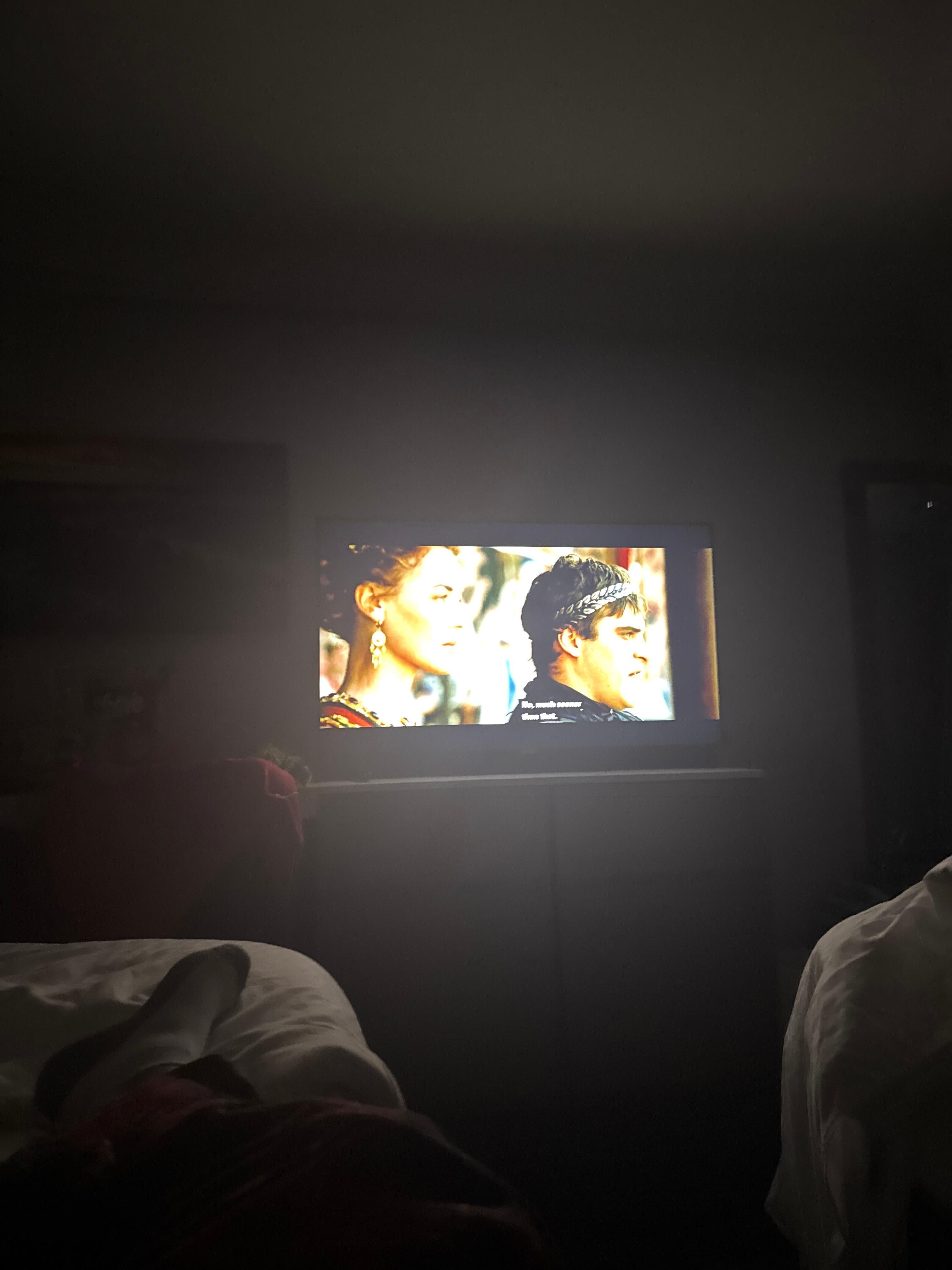 Relajado viendo una película 