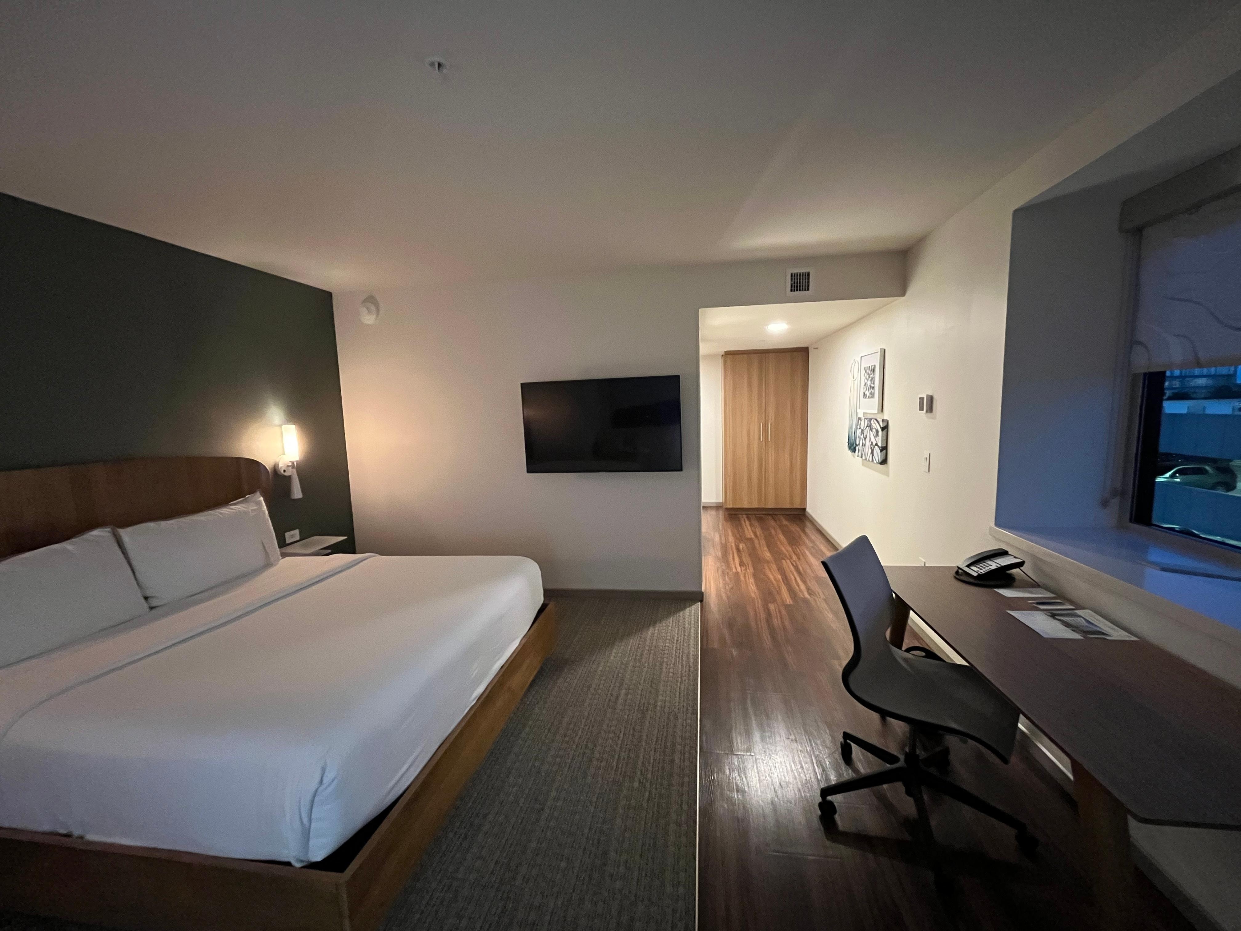 Room 418 