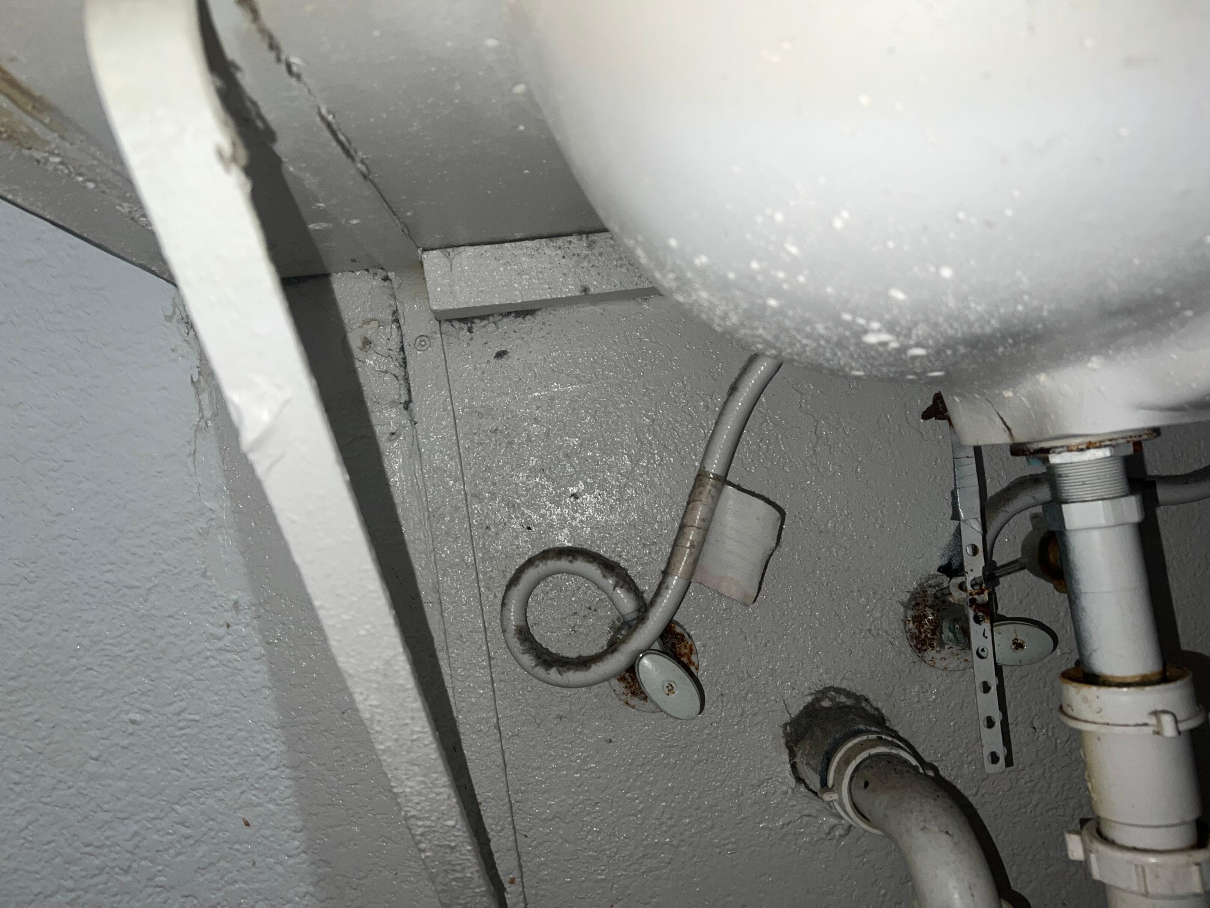 Under the sink mold everywhere they have maids tell u how
Much they don’t clean there at all 