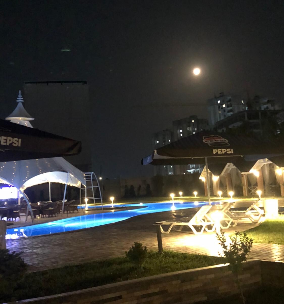 Cosy cabins at the poolside