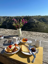 Petit déjeuner sur terrasse