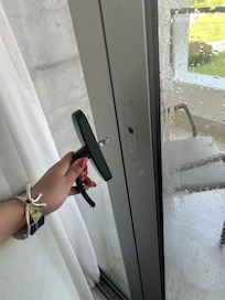 The door handle of for the balcony broke off