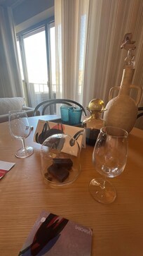 Sjokolade og portvin var hyggelig velkomsthilsen